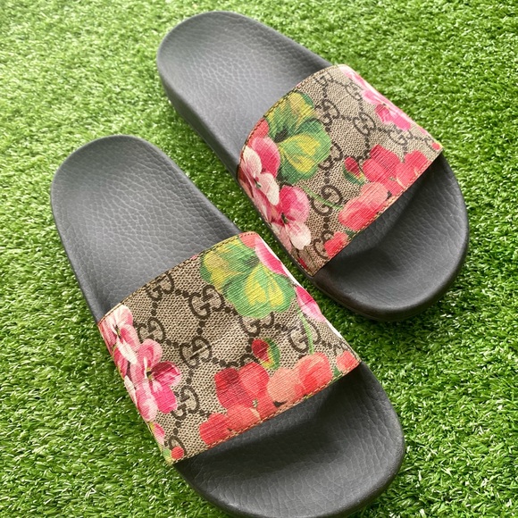 Gucci GG BLOOMS SUPREME FLORAL SLIDE SANDAL